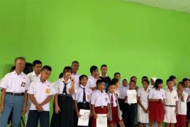 Komunitas  The Mulung edukasi lingkungan untuk siswa SLB Ambon