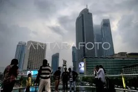 BMKG prakirakan sejumlah kota besar berawan dan hujan hari ini