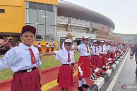 500 siswa SD sambut kedatangan Presiden Jokowi di Istora Papua Bangkit