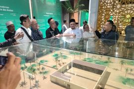 Pemkab Gresik tambah fasilitas Gedung Islamic Center