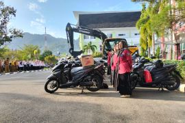 Pessel mendapat bantuan 1 Unit Excavator dari Kementerian Sosial