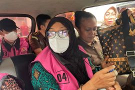 Kejari Ternate tahan empat tersangka dugaan tindak pidana korupsi dana COVID-19