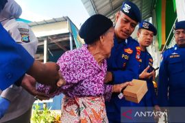 Satpolairud Banjarmasin layani pengobatan gratis melalui klinik apung