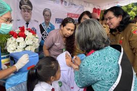 Ratusan anak di Kota Ambon ikuti pencanangan PIN polio 2024