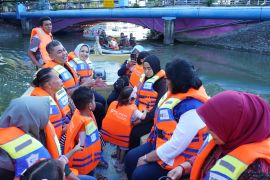 Terminal Petikemas Surabaya dukung pemenuhan hak anak lewat berwisata