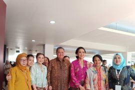 Menko Airlangga sebut kebaya simbol ekonomi kerakyatan
