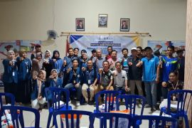 Mahasiswa Unair-Pupuk Kaltim beri pelatihan pembuatan kompos petani Madiun