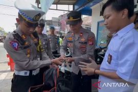 Polres Cianjur tangkap 6 pelajar Sukabumi bawa senjata tajam