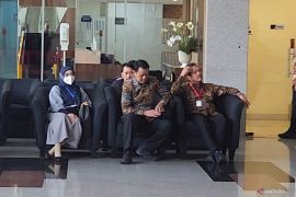Menteri Kelautan Sakti Wahyu hadir di KPK untuk pemeriksaan kasus korupsi