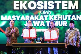 Pj Gubernur Adhy ajak masyarakat Jatim masifkan sedekah oksigen