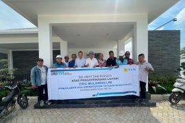 PLN Siantan pasang listrik baru pada Krematorium Yayasan Bakti Suci