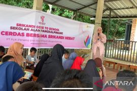Srikandi PLN Babel "Goes To School" peringati Hari Anak dan Hari Kebaya Nasional