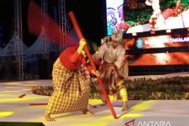 Kabupaten Takalar mempersembahkan tari appadekko di panggung F8