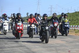 Presiden Jokowi rapat perdana di IKN bersama OIKN dan Forkopimda