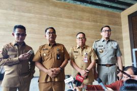 Jokowi menerima jajaran pemda Kaltim di Istana Presiden IKN