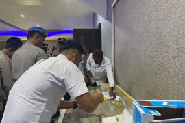 Polres Sorong Selatan periksa urine semua personil