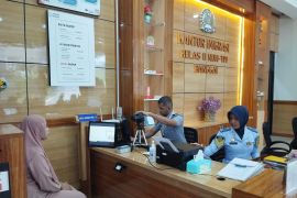 Kantor Imigrasi Banggai permudah proses mutasi Paspor lewat situs Web
