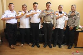 Dishub Bekasi pasang stiker pada angkot cegah tarif tak wajar