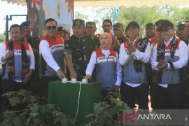 Kunker KSAD dan Dirut Pertamina di Kupang Page 1 Small