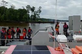 Helikopter Super Puma sisir rute Kapal LCT Cita XX yang hilang kontak