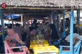 Mengunjungi Pantai Ujong Blang yang jadi ikon wisata Kota Lhokseumawe