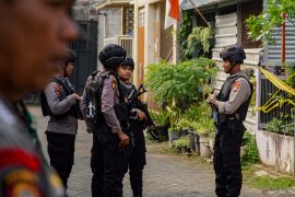 Pengamanan rumah terduga teroris di Batu