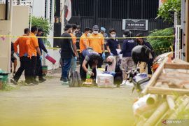 Penggeledahan rumah terduga teroris di Batu
