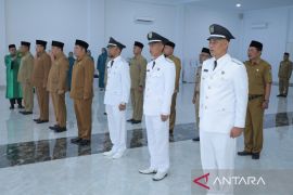 Wabup Asahan lantik dua kadis dan Lurah