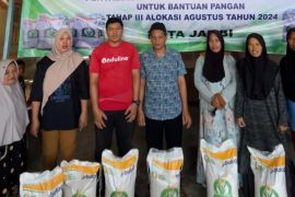 Bulog Jambi distribusikan bantuan pangan tahap tiga kepada 204.000 KPM