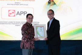 Konsisten Terapkan Praktik Bisnis Berkelanjutan, APP Group Raih Penghargaan Indonesia's Top Green Leaders Award 2024