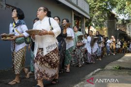 Tradisi Tutup Taun Kampung Adat Cireundeu