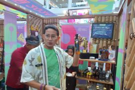 Menparekraf memuji produk UMKM kreatif Kepri, tambah jumlah ekraf RI