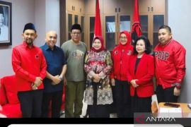 Acil Odah dan Rozanie jalani wawancara dengan DPP PDI Perjuangan