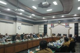 DPRA: Pemerintah Aceh harus surati daerah untuk percepat hibah dana Pilkada