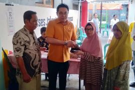 MKGR Jakarta bagikan seratusan kacamata kepada masyarakat