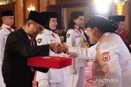 Pemprov Kaltim terima duplikat  Bendera Pusaka dari BPIP