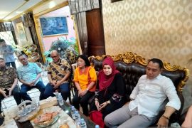 Wali Kota Surabaya mediasi sekolah Petra dengan warga