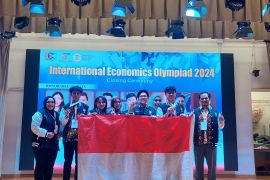 Indonesia clinches two silver, two bronze medals in IEO
