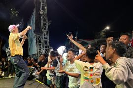 Kolaborasi Orkes Taman Bunga dan Kelompok Seni Tradisi Menjadi Penutup pada Acara Puncak Galanggang #7 Kabupaten Solok