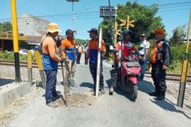 KAI tutup sementara perlintasan lokasi kecelakaan kereta api vs avanza