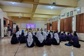 Kanwil DJP Jatim I beri edukasi pajak untuk siswa SMP Surabaya