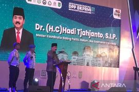 Menko Polhukam ajak bersyukur  lahir di negara berpedoman nilai agama