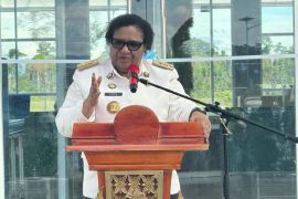 Pj Gubernur Papua Tengah minta pilot rute pedalaman wajib dilindungi