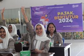 KPP Pratama Mataram Barat sosialisasi perpajakan di SMAN 1 Mataram