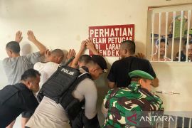 Lapas Kendari gandeng TNI-Polri dan BNNP geledah blok hunian narapidana