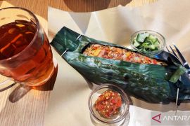 Resep masakan nasi bakar ayam suwir kemangi yang lezat dan praktis