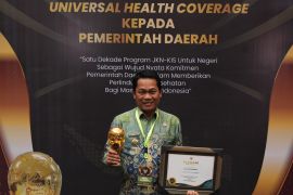 Pemkab Balangan terima penghargaan UHC Award 2024