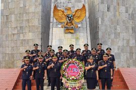 Kemenkumham Kalsel ziarah di Taman Makam Pahlawan Bumi Kencana sambut Hari Pengayoman
