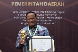 Pemkab Malra Raih Penghargaan UHC Awards 2024