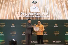 Pj Wako Payakumbuh terima penghargaan dari Baznas